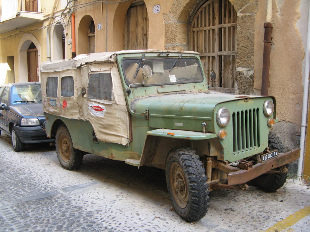 location voiture ancienne militaire