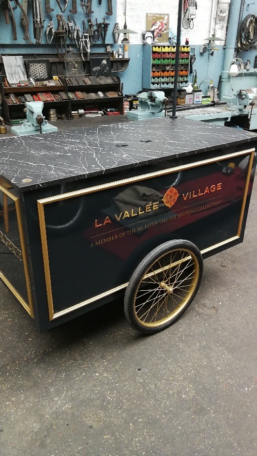 Chariot de conciergerie pour la vallée village